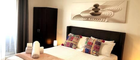 2 bedrooms, iron/ironing board, free Internet, bed sheets