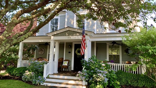 Charmante et spacieuse suite à cinq pièces ... Passe à Bay Beach, promenez-vous au village