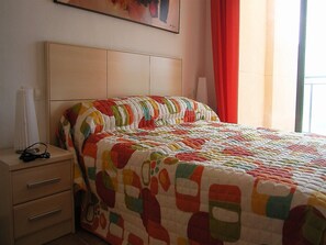 1 chambre, fer et planche à repasser, Wi-Fi gratuit, draps fournis