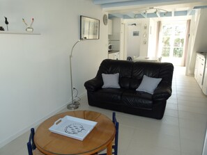 Télévision, lecteur de DVD, chaîne hi-fi