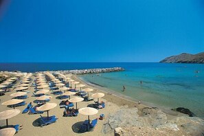 Beach nearby, sun-loungers, beach towels