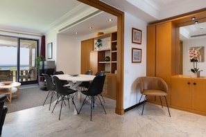 Dining - APARTMENT SEA VIEWS IN BARCELONA (Barcelona)