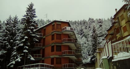 Nice apartment covered in wood in the center of Roccaraso  