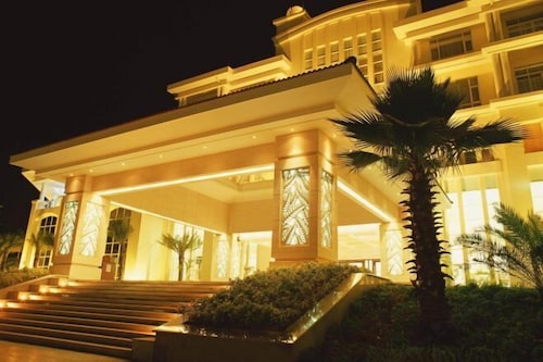 Huizhou Lakefront Golf club and Resort