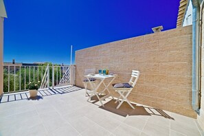 Outdoor dining - CASA YOKO a charming loft located in Ses Salines (Ses Salines)