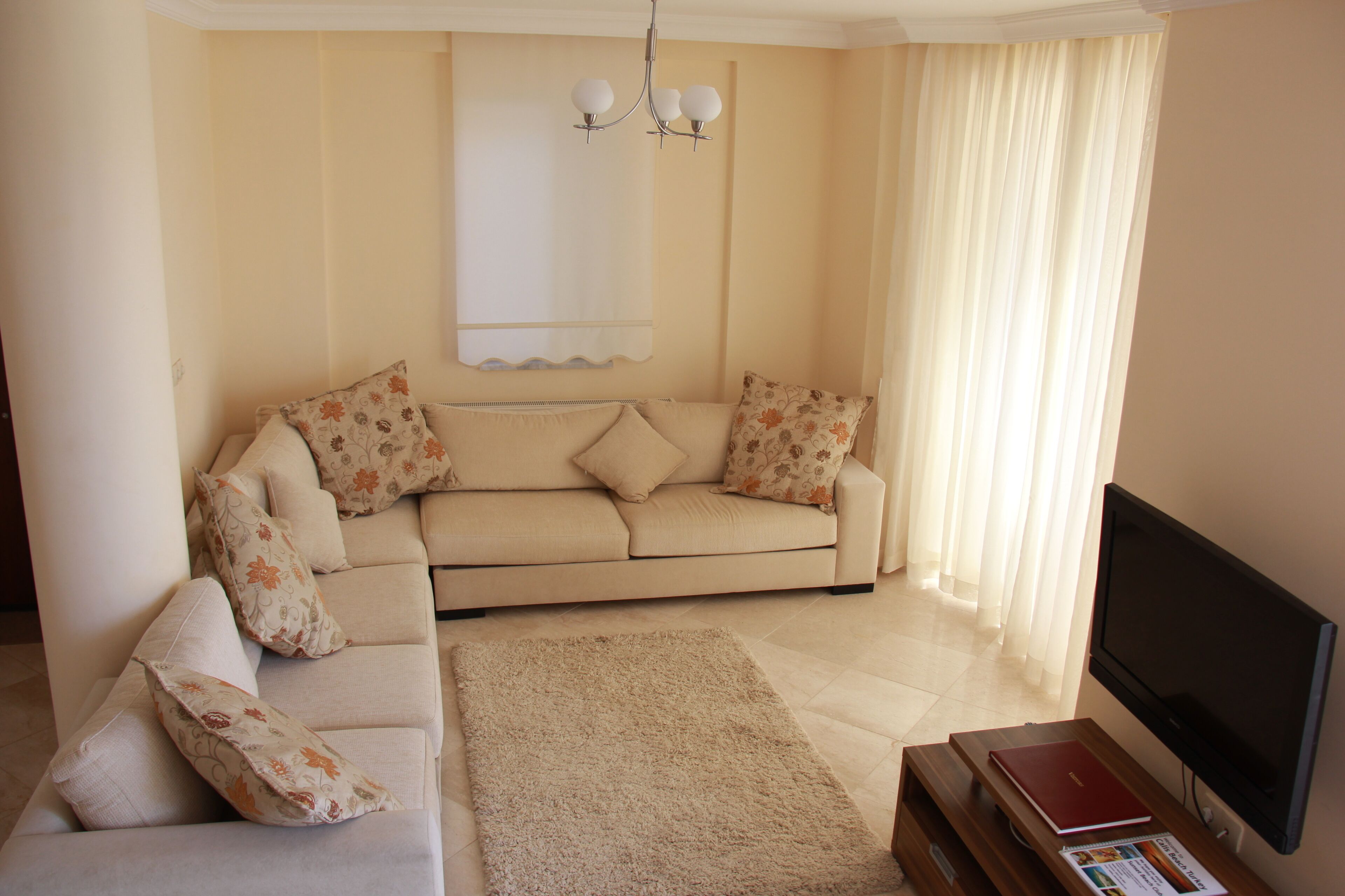 Villa with Private Pool right on the beach front, 50 meters to the beach and sea