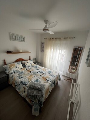 2 Schlafzimmer, Zimmersafe, Bügeleisen/Bügelbrett, Reisekinderbett