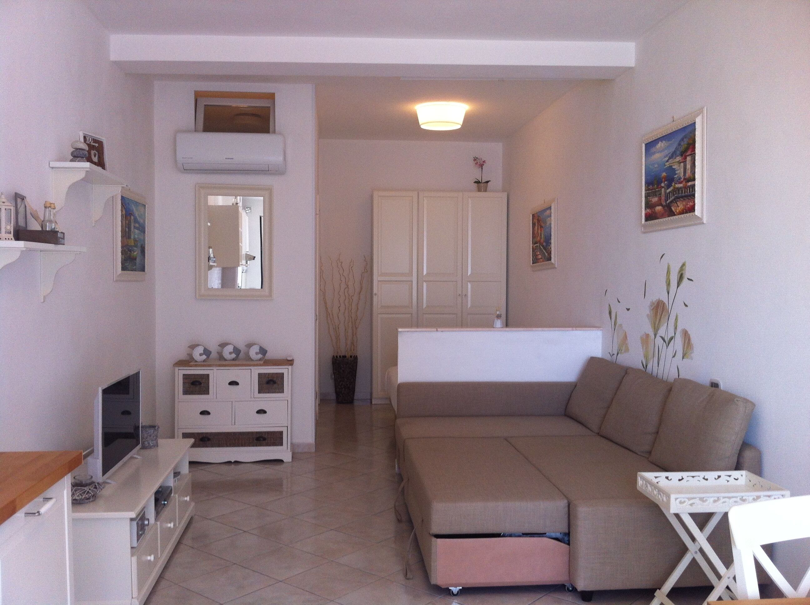 Fernseher, DVD-Player, Stereoanlage