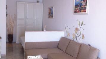 TV, lettore DVD, impianto stereo