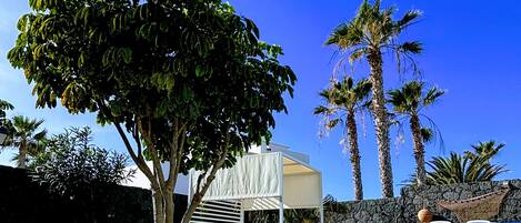 Een verwarmd zwembad