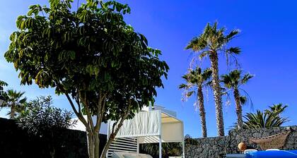 Stunning detached villa with sea view, beautiful landscaped gardens, A/C & wifi