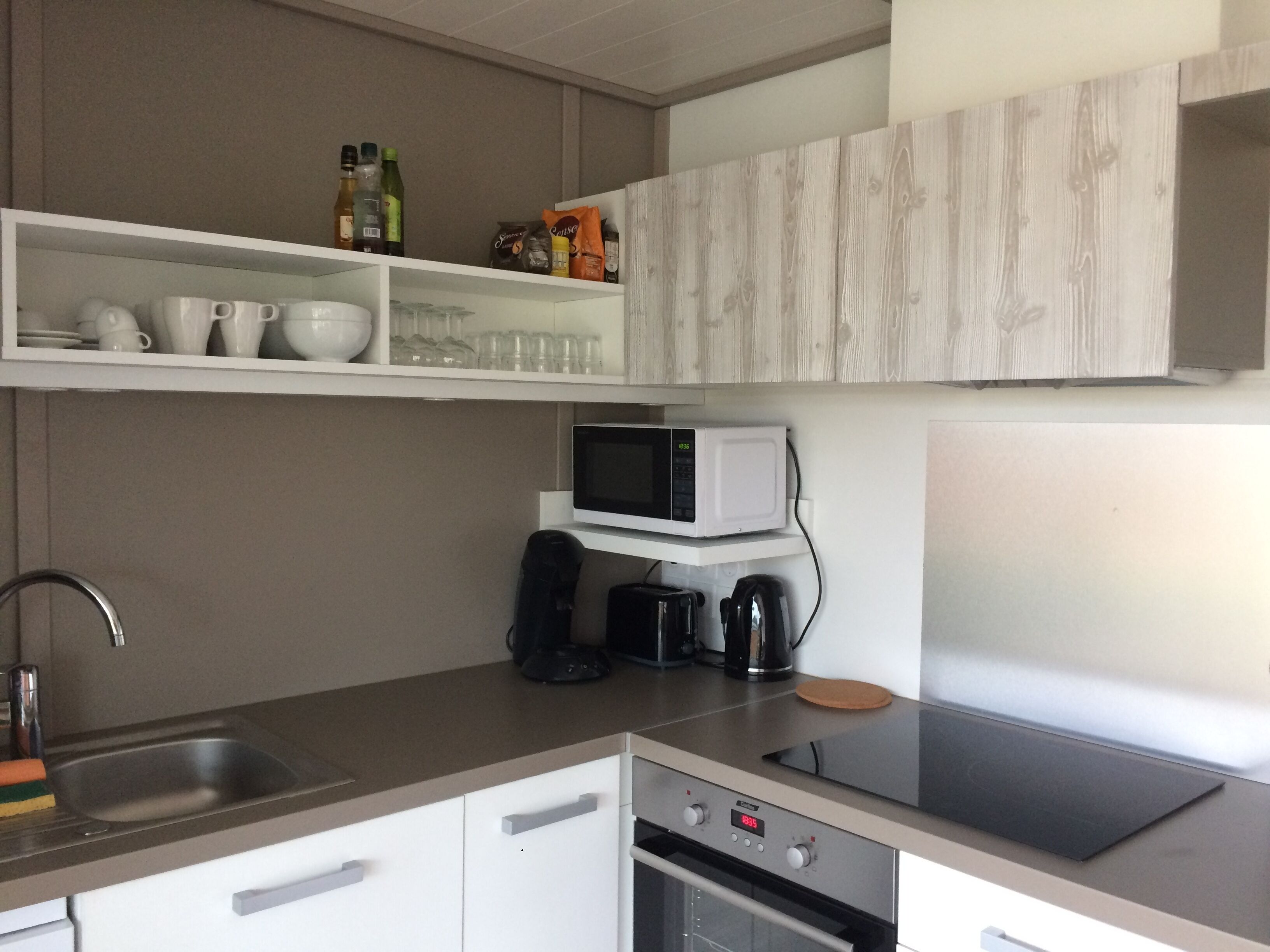 Close to beaches, recent chalet 49 m² air conditioned in residential park of Loisir