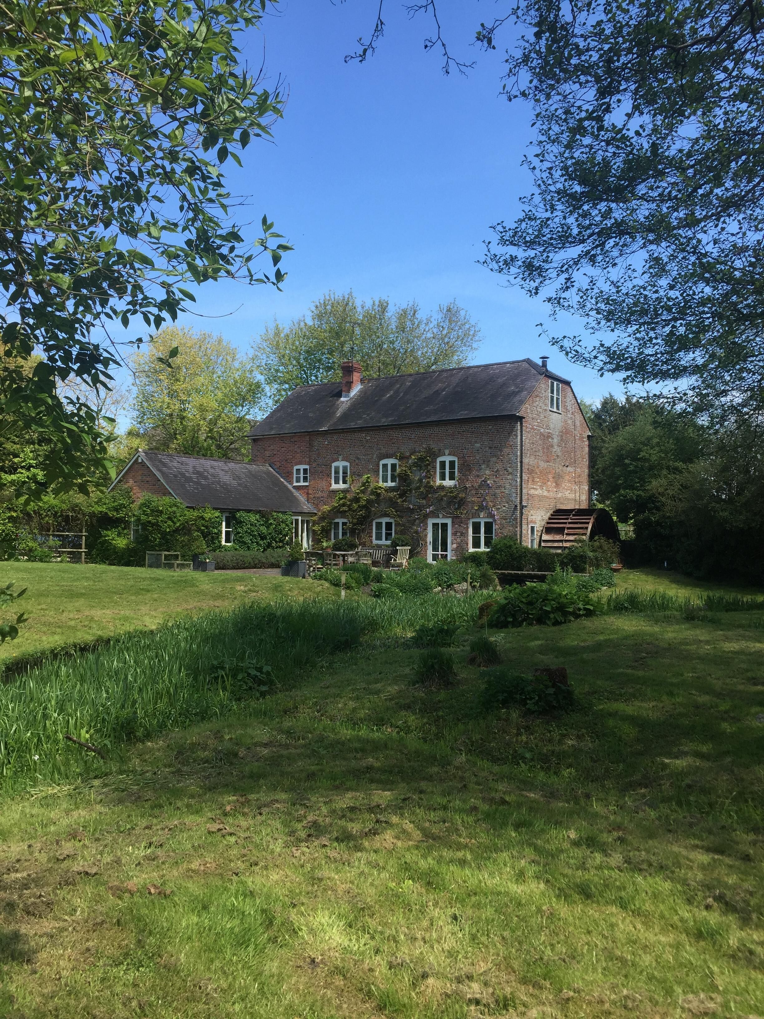 Gorgeous Little Mill House set in 5 acres of garden