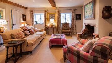 Smart-tv och eldstad