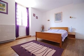 5 bedrooms, iron/ironing board, travel crib, free WiFi