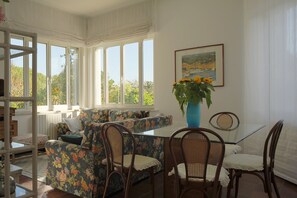 Interior - Magnificent Villa with private pool and garden (Sanremo)