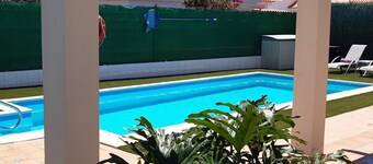 Villa Dwarika, Home away from home, with private heated pool 