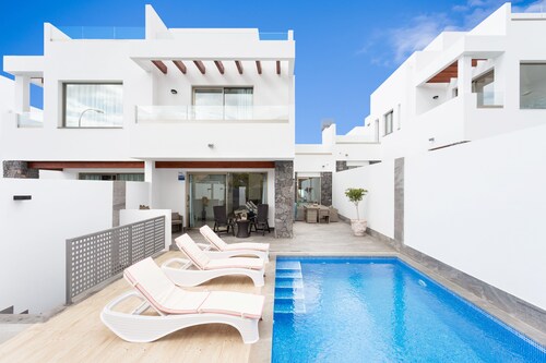 Villa de luxe avec climatisation et piscine privée à Los Cristianos
