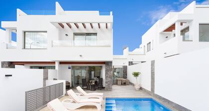 Villa de luxe avec climatisation et piscine privée à Los Cristianos