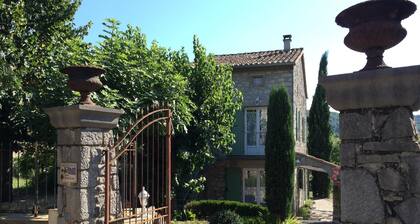 New! Charming stone house with private swimming pool in an idyllic setting