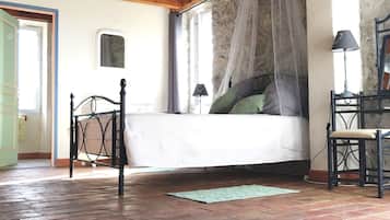 2 chambres, fer et planche à repasser, lit parapluie, Wi-Fi gratuit