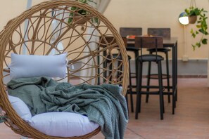 Romantische studio | Terras