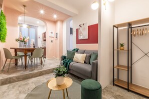 Wine Apartments Florence Falanghina | Oppholdsområde | En 80-centimeters smart-TV med Parabol-TV samt TV