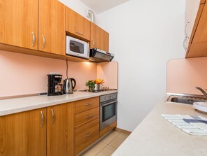 Microwave, dishwasher
