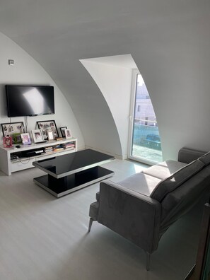 TV, lareira, pebolim