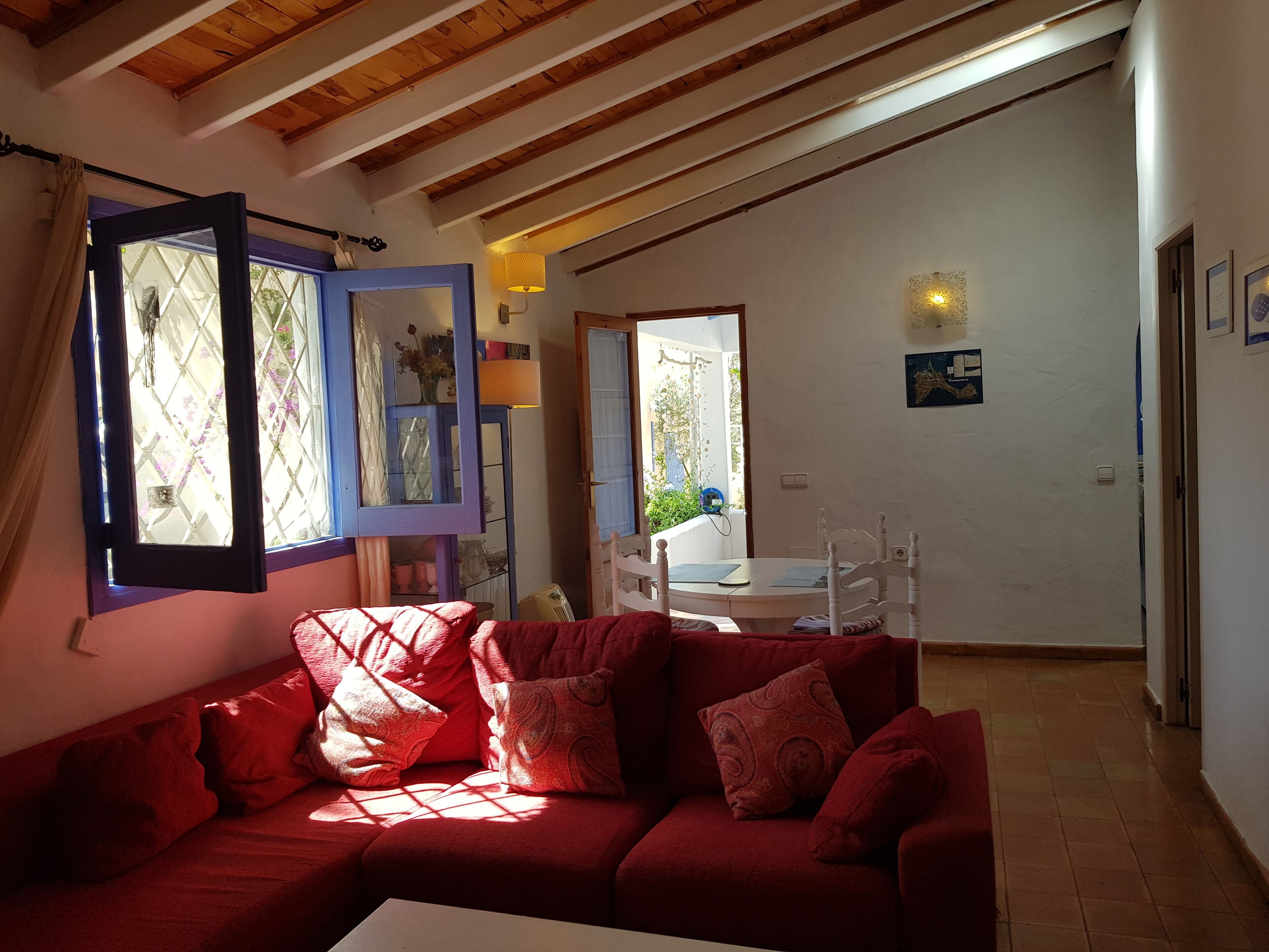 House with patio in the woods 200 meters from the sea