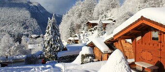 Individual chalet with swimming pool access in the heart of the Aravis mountains