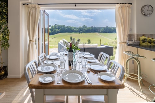 Holly Cottage - Tranquil luxury country cottage in the Surrey Hills