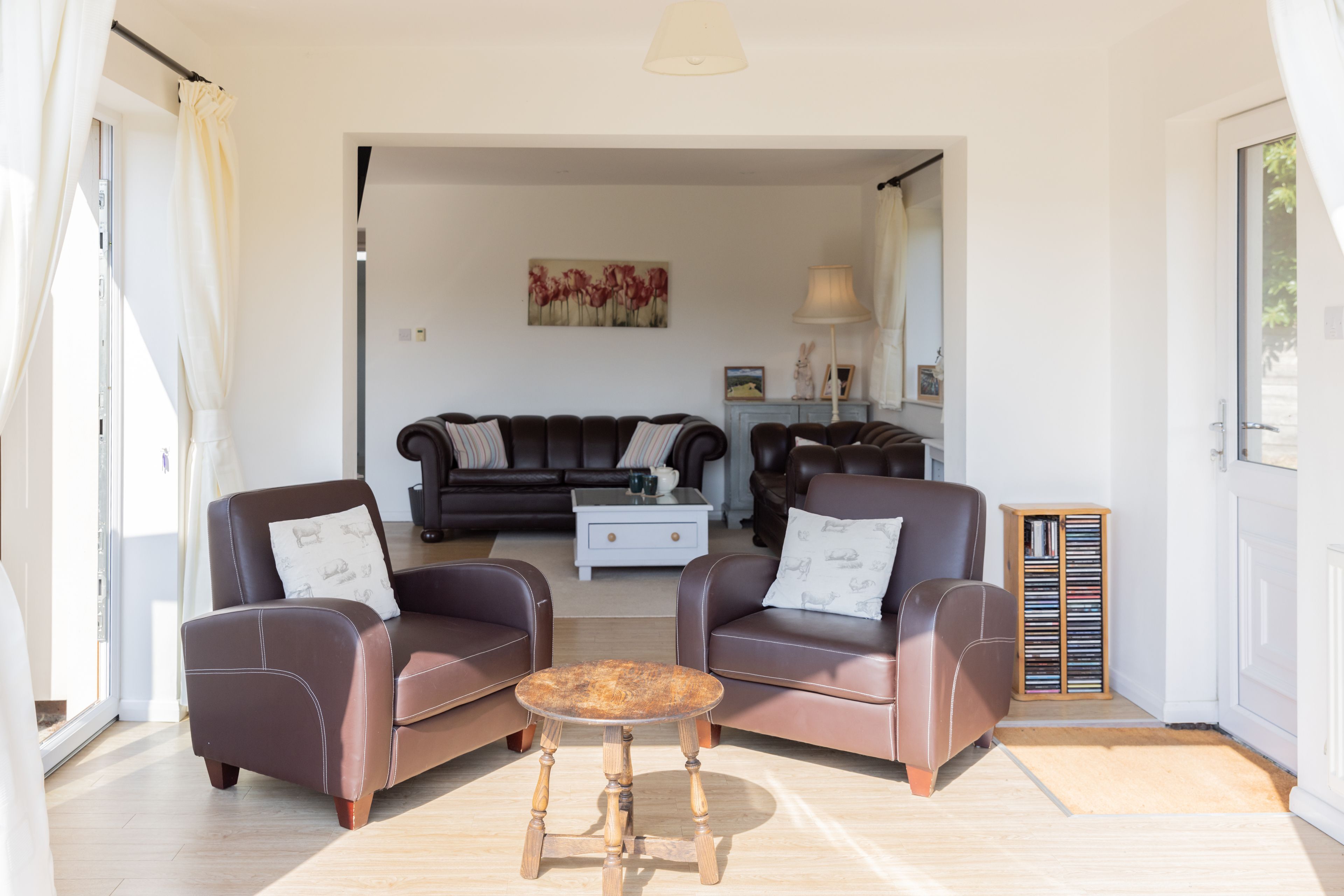 Smart TV, DVD player, table football, ping pong