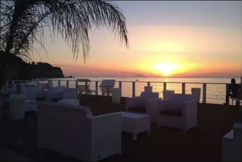 "MOTTOLA APARTMENT" GROUND FLOOR VILLA WITH TERRACE AT 200 MT FROM THE SEA