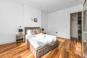 2 bedrooms, travel cot, WiFi, bed sheets