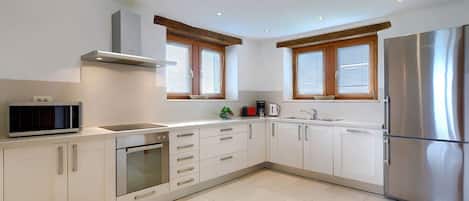 Micro-ondes, four, lave-vaisselle