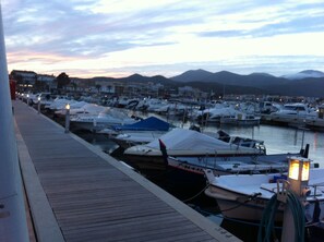 Marina - Playa Grande to 50mts apartment with balcony / terrace Very bright all Furnished (Llançà)