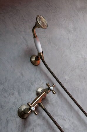Hand-held showerhead - Esprit Zen_ Nice Apartment 8 pers with private Hammam. (Bordeaux)