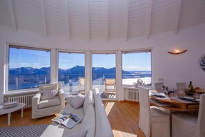 TV, fireplace, DVD player - The Perfect View Loft, Premeno, Italy (Premeno)