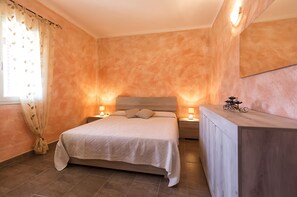 4 dormitorios, tabla de planchar con plancha, wifi gratis