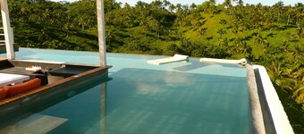 PRESTIGE VILLA INTO A 80 ACRES PRIVATE PARK