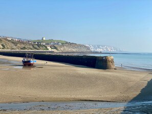 Una spiaggia nelle vicinanze