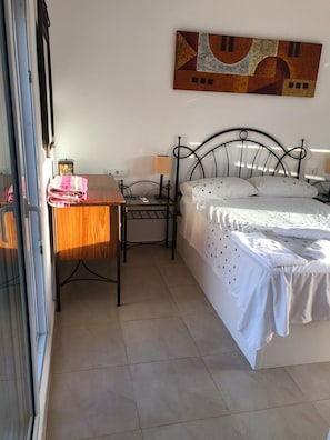 3 Schlafzimmer, Bügeleisen/Bügelbrett, WLAN, Bettwäsche
