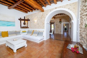 TV, fireplace, DVD player, stereo