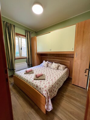 1 bedroom, Internet, bed sheets