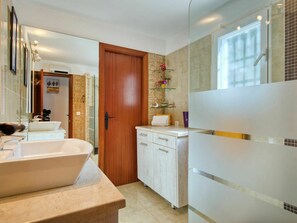 Hair dryer - Beautiful private villa with WIFI, private pool, A/C, TV, terrace, pets allowed and panoramic view (Pego)