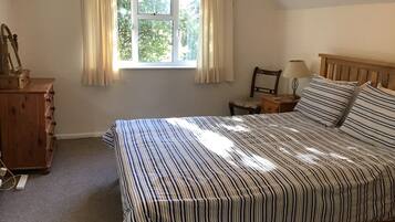 2 Schlafzimmer, Bügeleisen/Bügelbrett, Reisekinderbett, WLAN