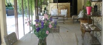 Charming country house between Luberon, Alpilles and Ventoux, secure swimming pool, garden