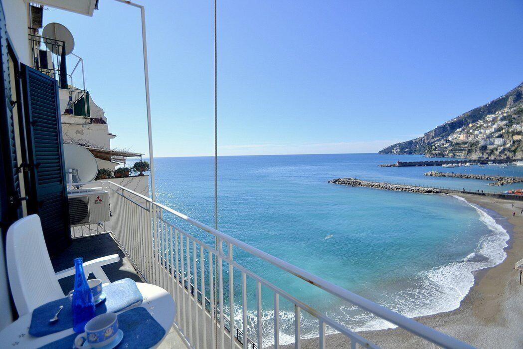 Appartamento Attilia B: A graceful apartment which faces the sun and the sea, with Free WI-FI.