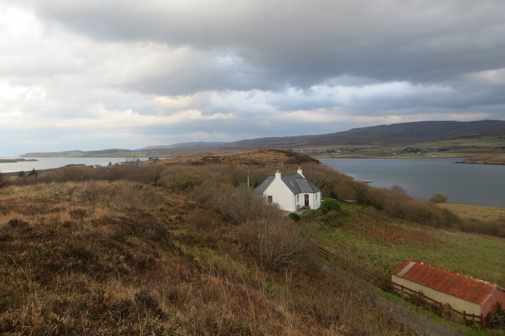 Park Cottage - A very private and scenic holiday home.